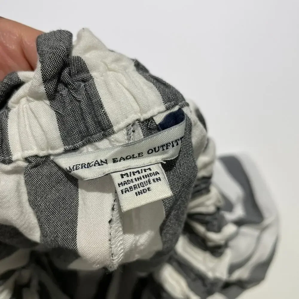 American Eagle High Rise Stripe Paperbag Pants Size Medium